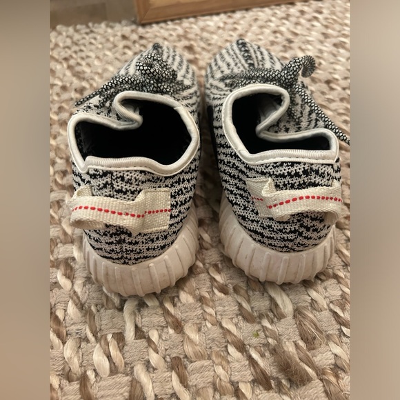 Adidas Yeezy Boost Sneakers - Picture 4 of 14